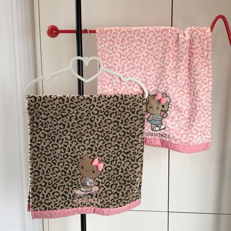 Cute Cartoon Embroidered Leopard Print Kt Cat Towel Face Towel Washcloth for Children, Absorbent, Quick-Drying, Skin-Friendly and Soft for Home Use
