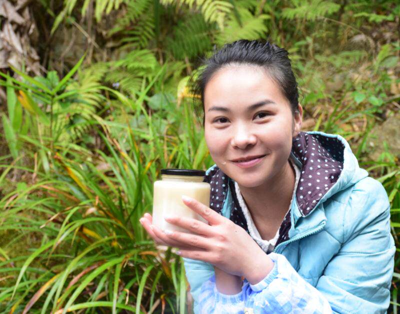 Deep mountain wild honey winter honey duck foot wood honey soil honey