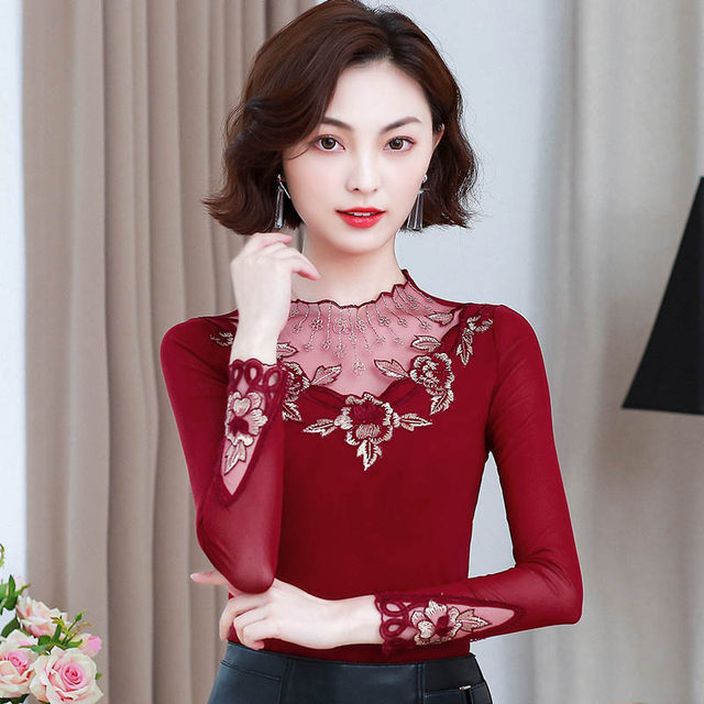 Autumn and winter lace bottoming shirt for women 2022 new autumn style fashionable hollow inner mesh top with long sleeves