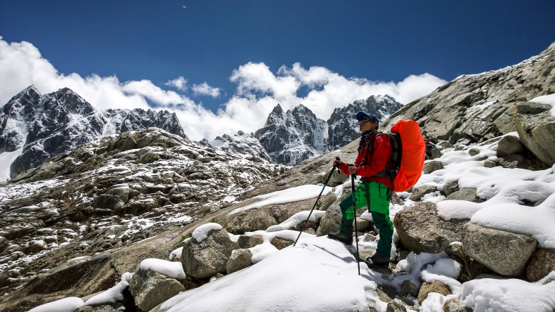 MBC M124Q mới khóa ngoài sợi carbon trekking cực bốn phần cầm thẳng khóa leo núi mía gậy đa năng