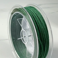 Темно-зеленый