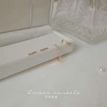 The month of the month has a sound minimalist about the future design of the Sensory Earbone Clip Geometric Advanced Earwear Gift Woman New