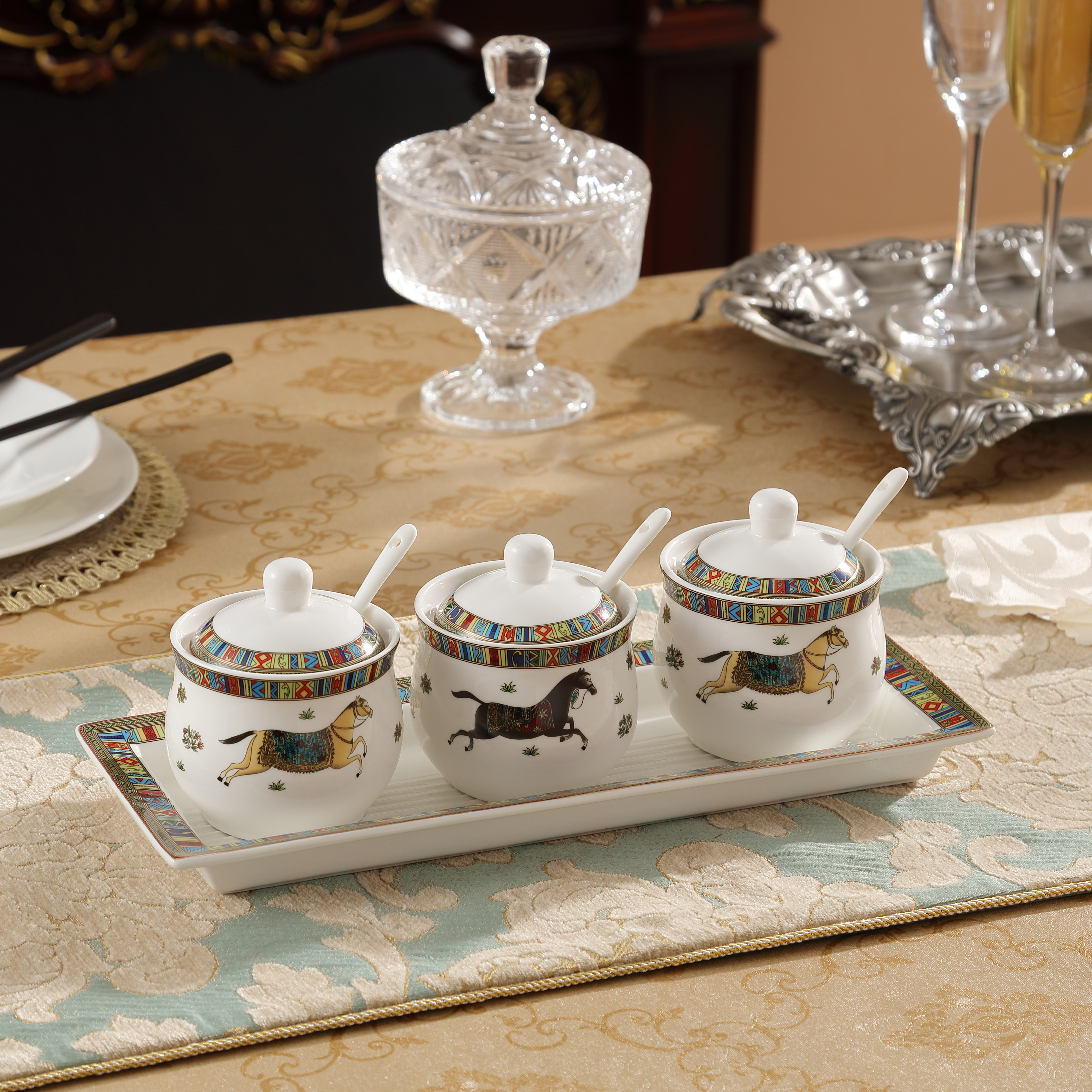 European-style seasoning pot three-piece set ceramic seasoning box seasoning bottle salt shaker seasoning box set kitchen utensils