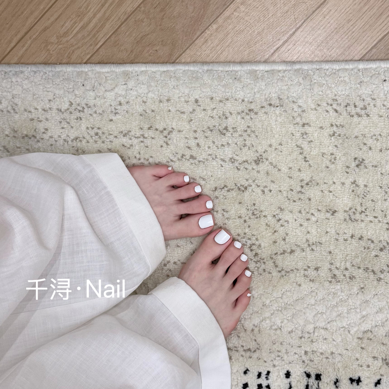 Purely Handmade Wearable Nails and Toenails, Solid White Color, High-End Feel, Brightening Effect, 2026 New Model, Clear Toenail Nail Art Stickers