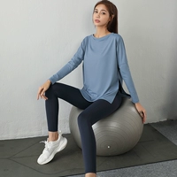 Синий лонгслив, синие штаны