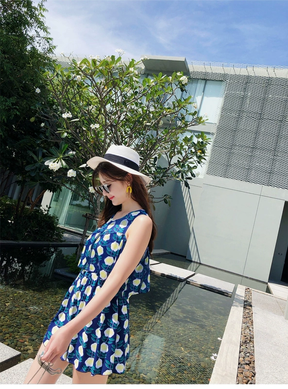 Áo tắm kích thước lớn nữ bảo thủ liền kề ngực nhỏ tụ lại để che bụng đã gầy và lỏng mỡ mm gợi cảm nóng bỏng che nắng bơi thịt - Bộ đồ bơi One Piece