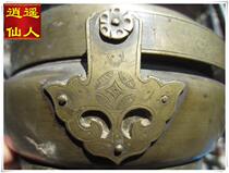 (Carefree Fairy) Late Qing exquisite landscaped floral engraved bronze hand stove with no old bag retreat