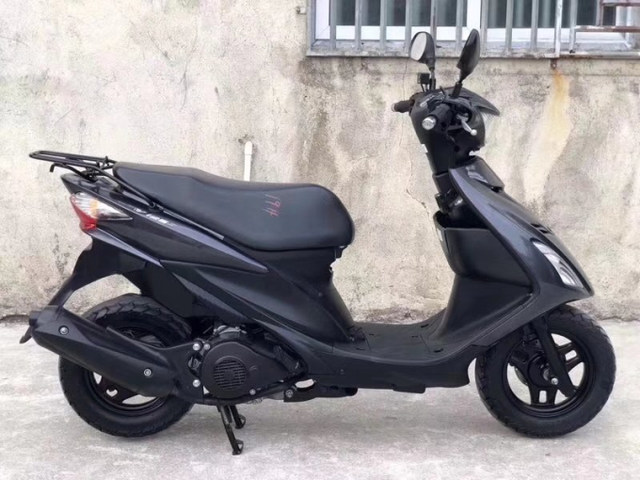 [ຮ້ານຂາຍລົດຈັກຫົງສາ] For sale 2012 Suzuki V125 speed scooter, Suzuki motor