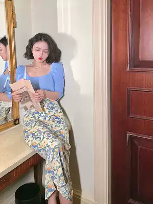 Wine afternoon flower flower oil painting skirt 2020 spring and summer new French retro Platycodon skirt high waist slim skirt women