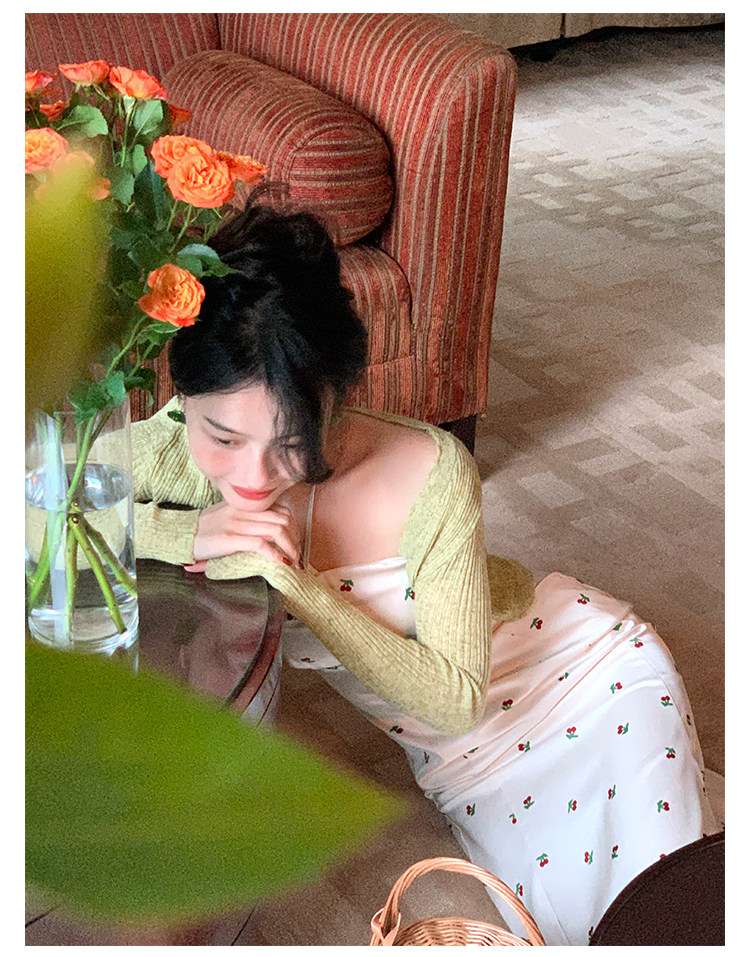 酒午自制法式仿醋酸垂感印花挂脖抹胸裙高腰显瘦碎花吊带连衣裙女详情18