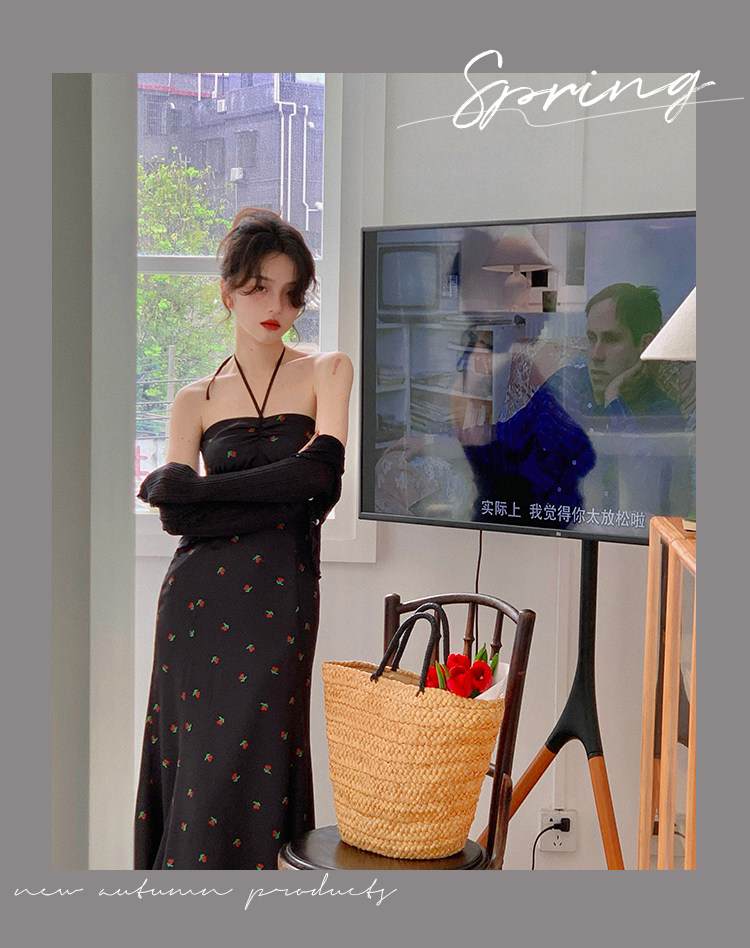 酒午自制法式仿醋酸垂感印花挂脖抹胸裙高腰显瘦碎花吊带连衣裙女详情3