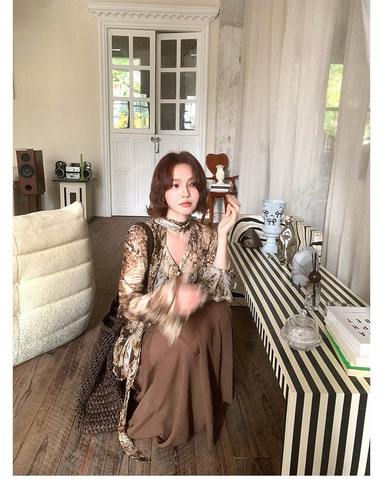 KELIFAN Leopard Print V-Neck Shirt