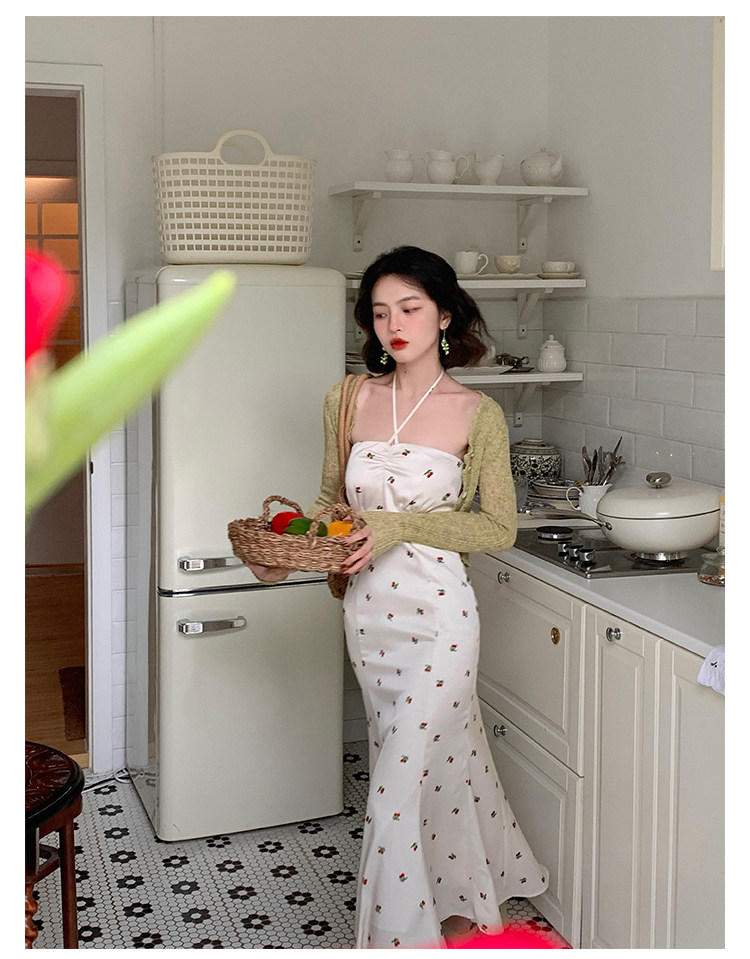 酒午自制法式仿醋酸垂感印花挂脖抹胸裙高腰显瘦碎花吊带连衣裙女详情12