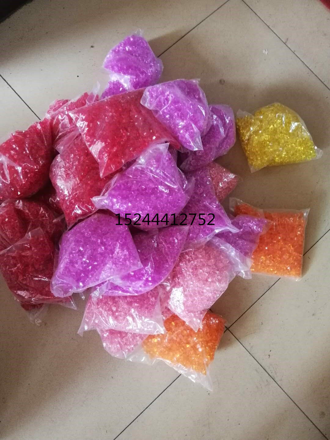 Акриловые / Perspex 钻石发光字用亚克力颗粒  水晶彩色钻石  钻石字颗粒 一包500克
