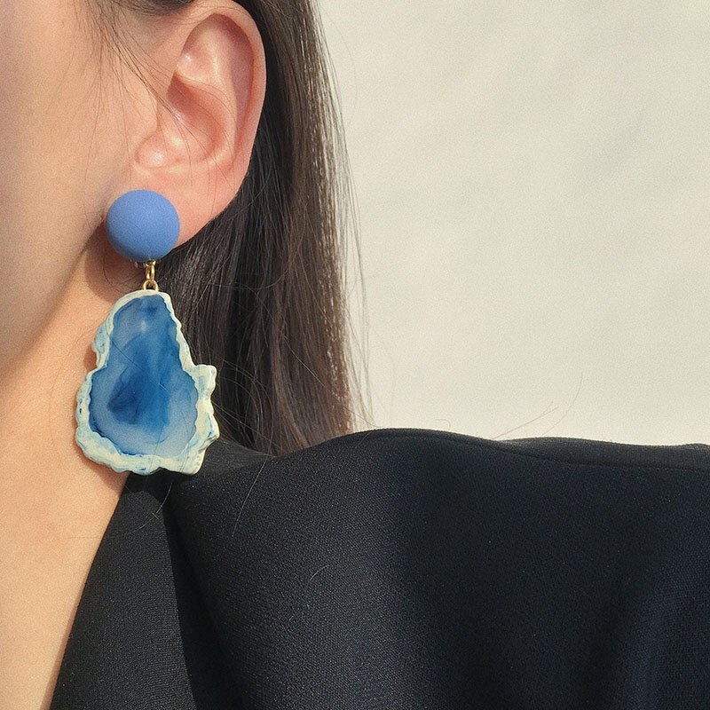 Aunt White 155 original design elliptical resin earrings geometric irregular gradient color ear clamp without ear hole