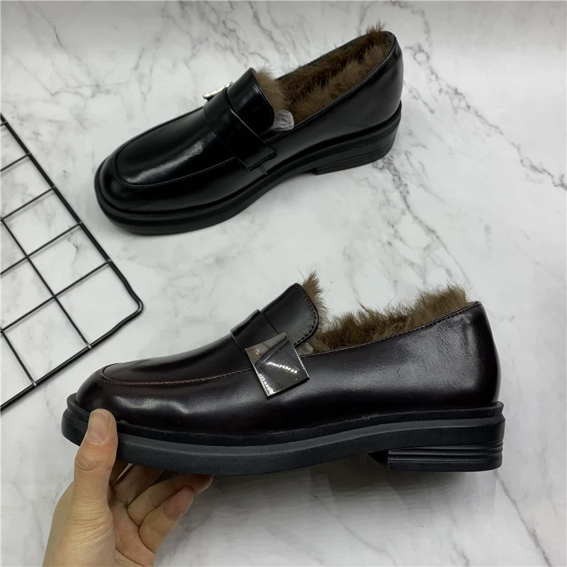 Nhà máy giải phóng mặt bằng thu đông mới 2019 bị hỏng mã Harajuku Giày cotton thấp cổ của Anh ấm áp tất cả các trận đấu bằng da giày nữ - Giày cắt thấp