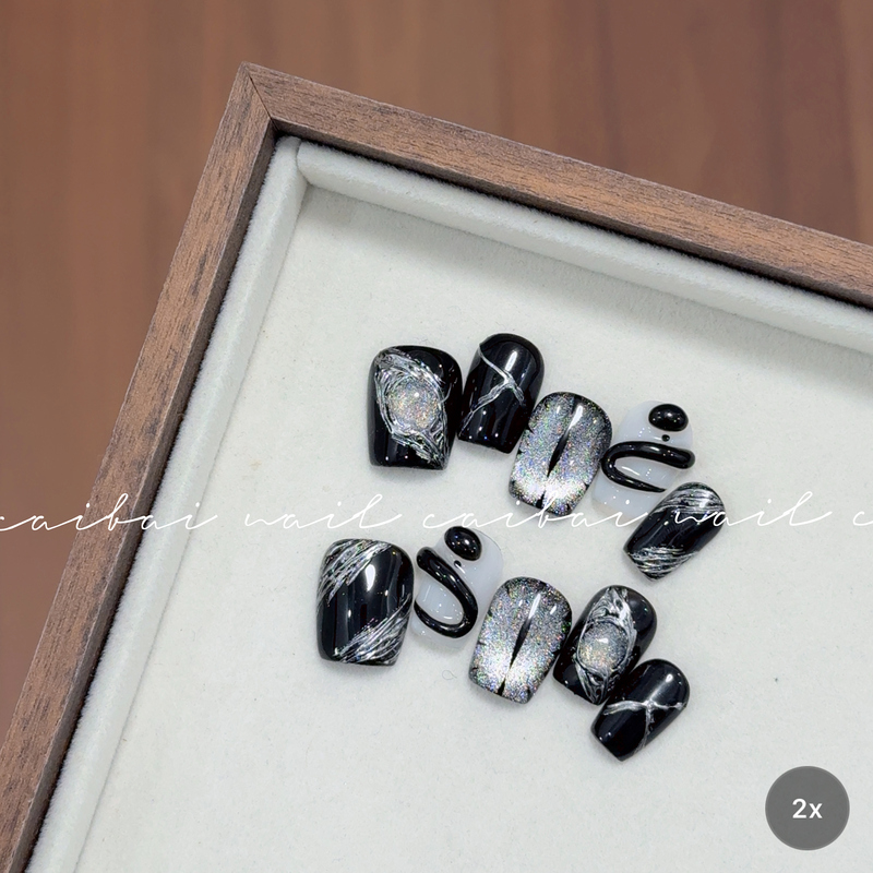 【Black Snake】 Dark Style Cat Eye Nail Art Press-On Nails Short Style Student Party New Year Style High-End Niche Brightening
