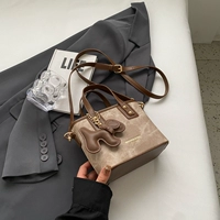 Коричневая подвеска