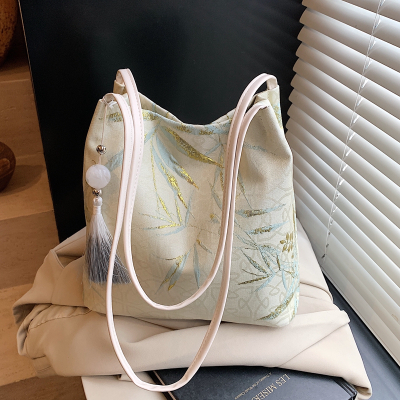 New Chinese-Style National Style Canvas Bag for Women, Summer Large-Capacity Fashionable Embroidered Shoulder Bag, Casual Versatile Commuter Bucket Bag New Chinese-Style National Style Canvas Bag for Women, Summer Large-Capacity Fashionable Embroidered Shoulder Bag, Casual Versatile Commuter Bucket Bag