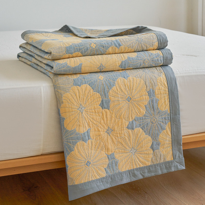 All-Cotton Three-Layer Gauze Non-Slip Bed Cover, Pure Cotton Multi-Functional Towel Quilt, Gauze Blanket, Quilted Bed Sheet, Single Piece, Suitable for All Seasons