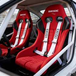 Low-Profile Sports Bride Zeta Racing Seat Ergonomic Low Center of Gravity Wrap-Around Comfortable Car Seat Bucket Seat