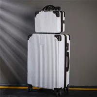 Белая косметичка