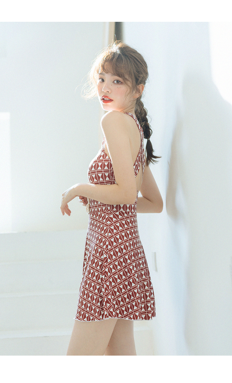 Xiaotao đồ bơi nữ bảo thủ giảm béo bụng nhỏ ngực tụ tập Hàn Quốc kỳ nghỉ cô gái dễ thương váy kiểu áo tắm một mảnh - Bộ đồ bơi One Piece bộ đồ bơi nữ liền thân	