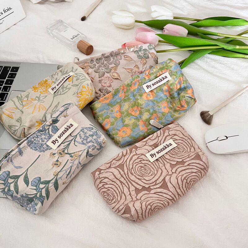 [Clearance] French-Style Embossed Floral Makeup Bag, Simple Portable Handbag, Casual Phone Pouch, Small Size