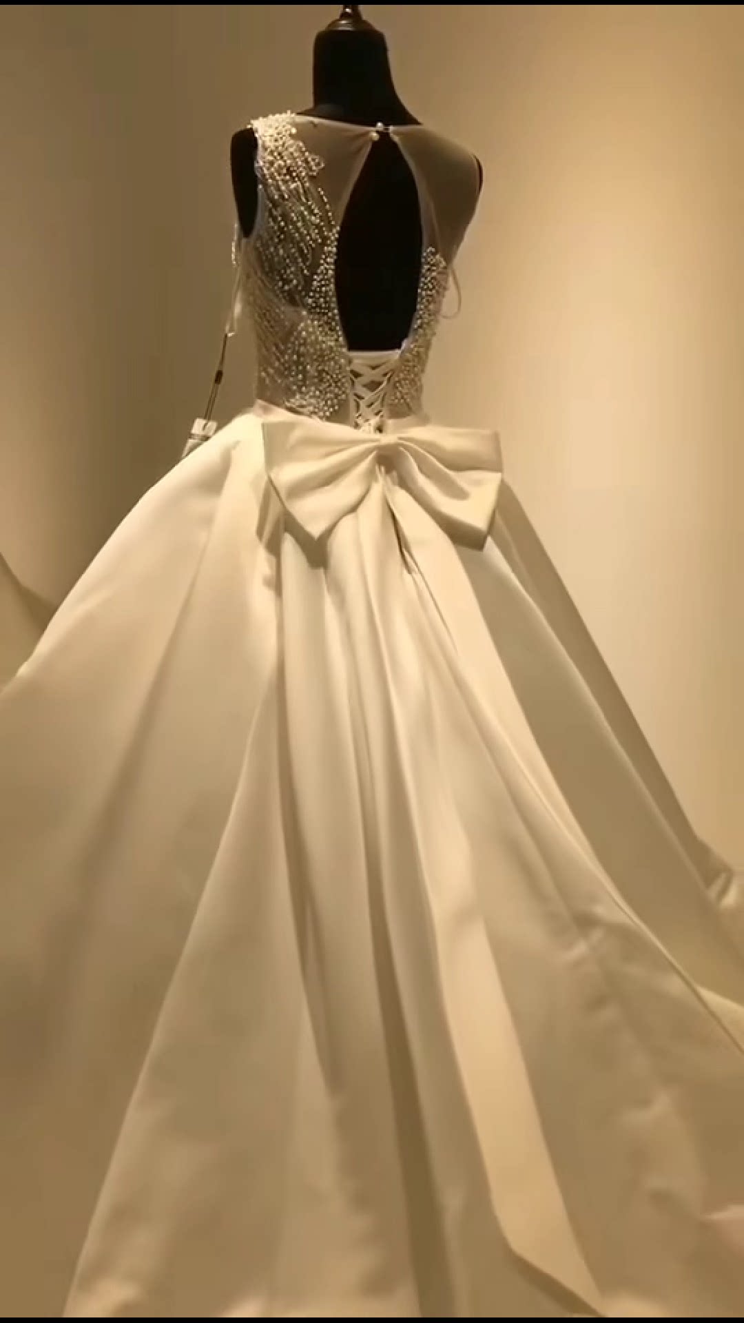 Wedding dress Dress Back Cover Large Bow Tie White Satin Long Tail Accessories Wear butterfly knot-Taobao