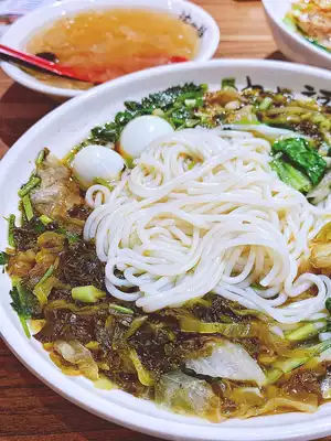 Dried rice noodles 4kg Yunnan specialty rice noodles crossing the bridge rice noodles Dehong sprinkling fine rice noodles rice noodles pure rice thick and fine rice