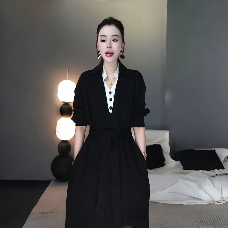 Plus-Size Women's Clothing, New Autumn Style, Loose and Elegant, Commuter Style, Faux Two-Piece Little Black Dress, Fat mm (Plus-Size) Dress That Covers the Body and Makes You Look Slimmer Plus-Size Women's Clothing, New Autumn Style, Loose and Elegant, Commuter Style, Faux Two-Piece Little Black Dress, Fat mm (Plus-Size) Dress That Covers the Body and Makes You Look Slimmer