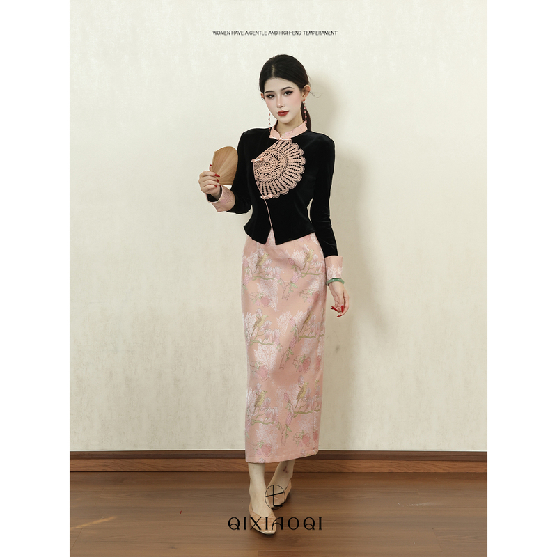 Qixiaoqi Sicily【Pink Agarwood】New Chinese-Style Pink High-End Fake Two-Piece Elegant Dress for Women in Autumn and Winter Qixiaoqi Sicily【Pink Agarwood】New Chinese-Style Pink High-End Fake Two-Piece Elegant Dress for Women in Autumn and Winter