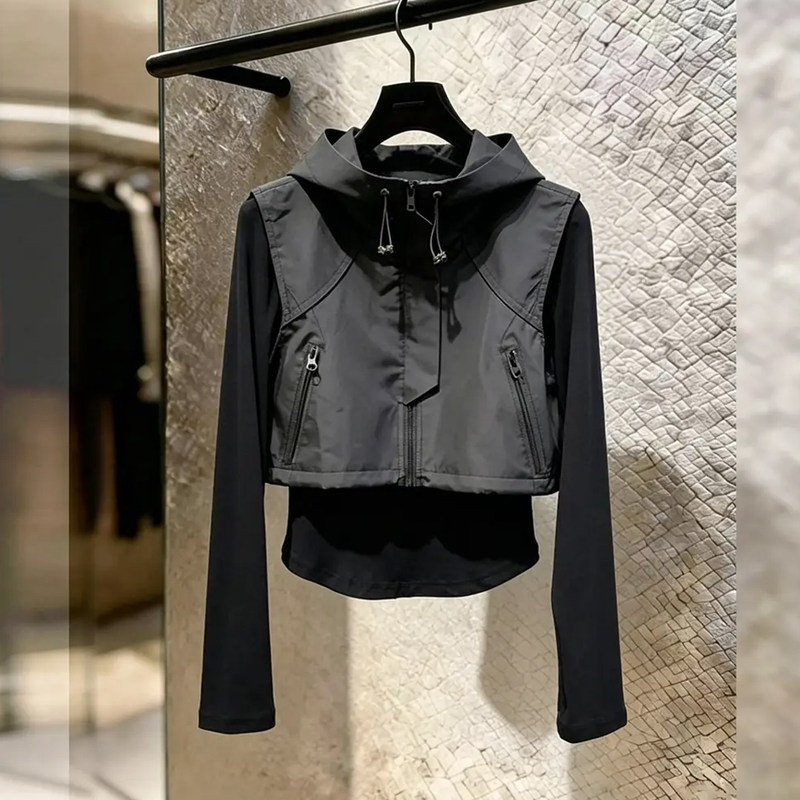 Commuter Style Fake Two-Piece Hooded Short Jacket for Women, Black Zip-Up Windbreaker, Slim-Fit Jacket Commuter Style Fake Two-Piece Hooded Short Jacket for Women, Black Zip-Up Windbreaker, Slim-Fit Jacket
