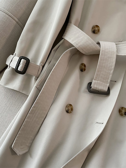 Long Classic White Trench Coat for Women, 2025 Autumn Collection, High-End British Style, Oversized Fashion, Waist-Cinching, Elegant Jacket