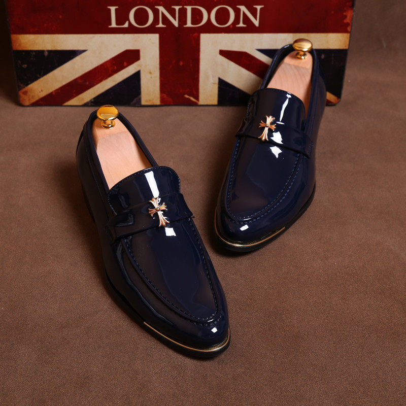 Leather shoes men's Korean version pointed hair stylist shoes bright leather men's shoes youth trend British small leather shoes groom men's wedding shoes