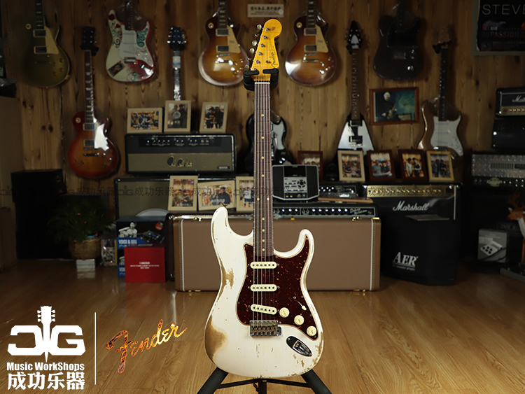 (Sold Display) Fender Finda 2020Customshop 1962Hvy relic white electric guitar