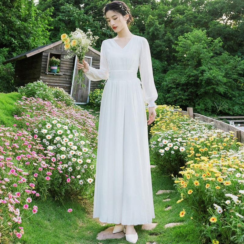 Retro V-Neck Long-Sleeved Lace-Up White Chiffon Dress, Feminine, Slimming, Large Hem, Pure Color Long Skirt, Fairy-Like