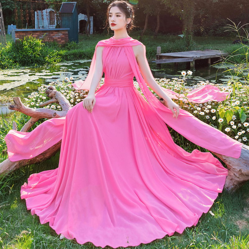 Fairy Pink Niche French-Style Dress for Women, Slimming and Elegant, Socialite Sleeveless Halter Neck Chiffon Long Skirt with a Large Hem Fairy Pink Niche French-Style Dress for Women, Slimming and Elegant, Socialite Sleeveless Halter Neck Chiffon Long Skirt with a Large Hem