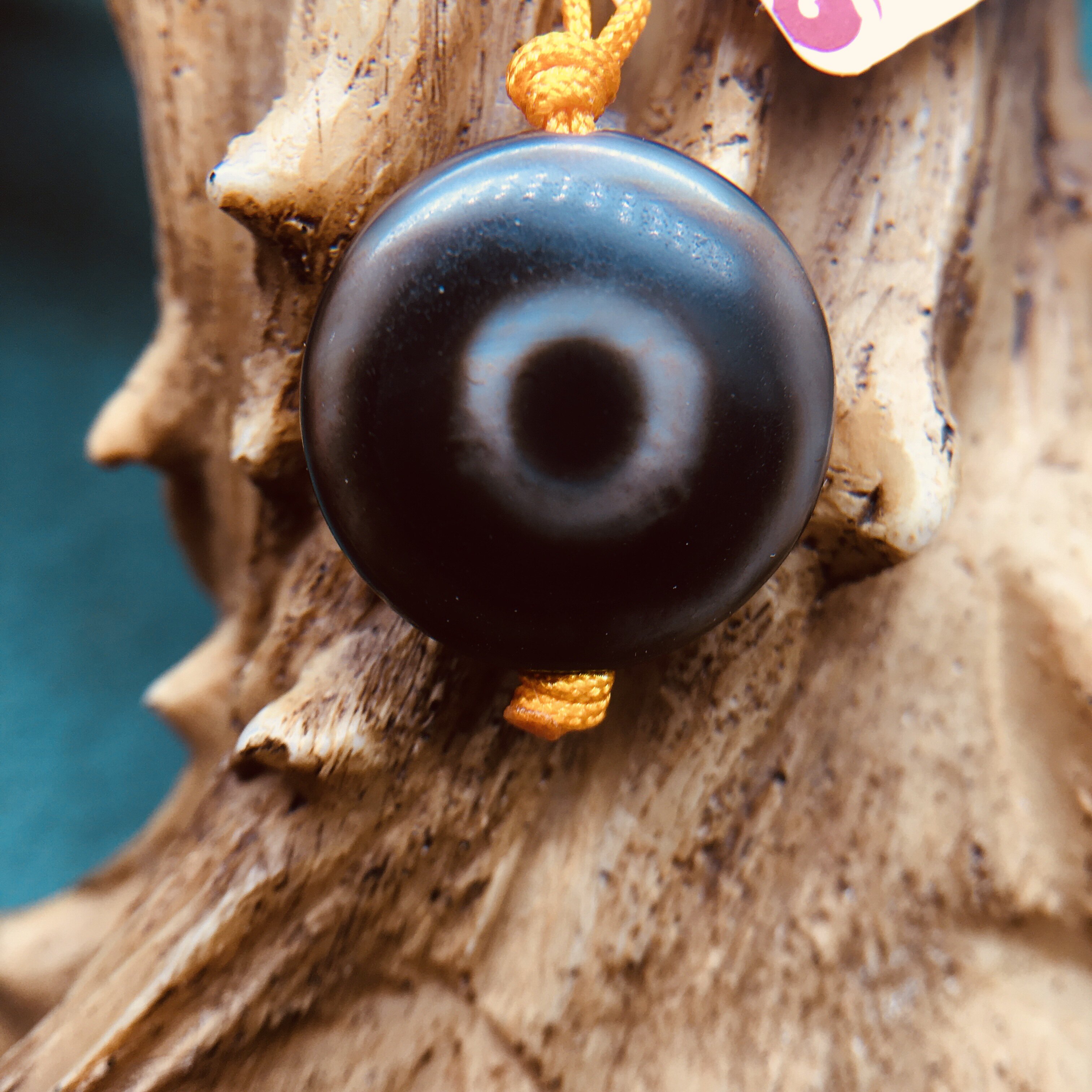 High Oil Taiwan Millennium Pure Sheep Eye Plate Bead Old Packed Pulp Full Cinnabar Wind Pattern Clavicle Necklace Fashion