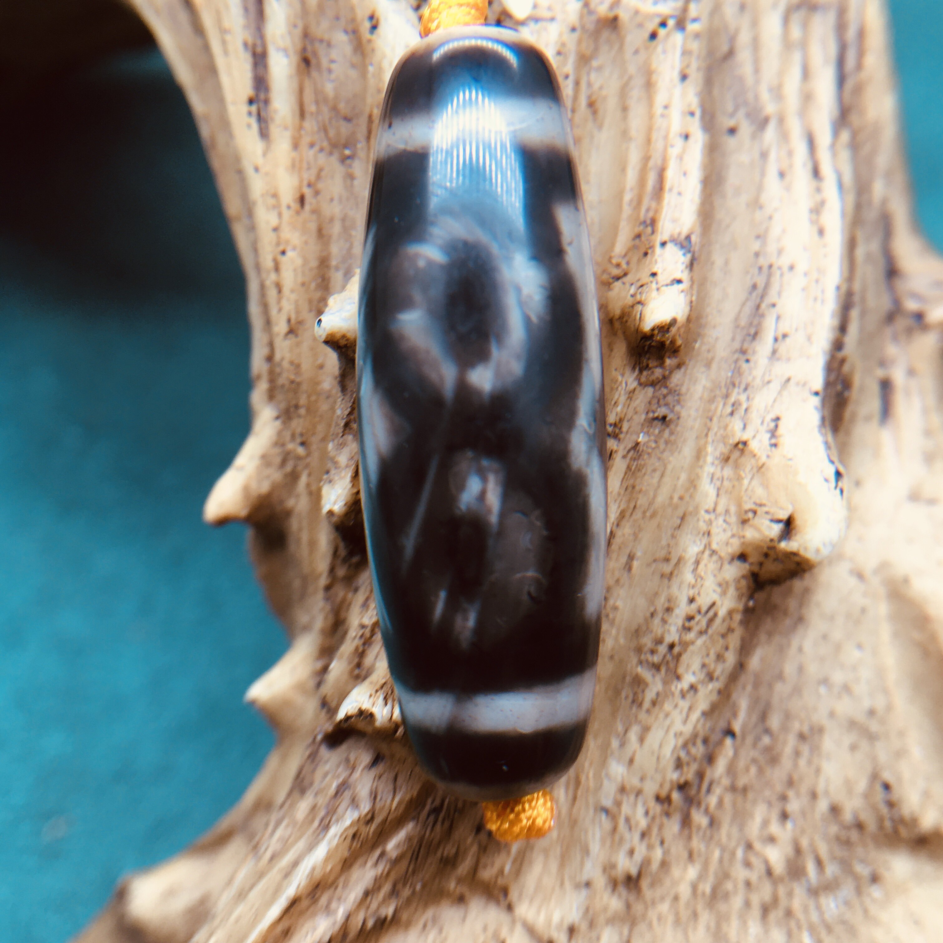 High oil Taiwan millennium to pure three eyes black and white beads old paste full of sand belt weathering collar necklace fashion