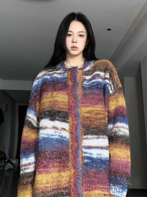 2023 New Style Lazy Retro Sweater Jacket for Women, Designer Cardigan, Autumn and Winter Thickened Mid-Length Knitwear 2023 New Style Lazy Retro Sweater Jacket for Women, Designer Cardigan, Autumn and Winter Thickened Mid-Length Knitwear