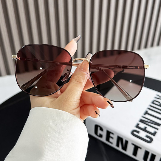 Sunglasses for Men Summer 2023 New Metal Large Frame Face Covering Polarized Glasses Retro Round Driving Sunglasses for Women