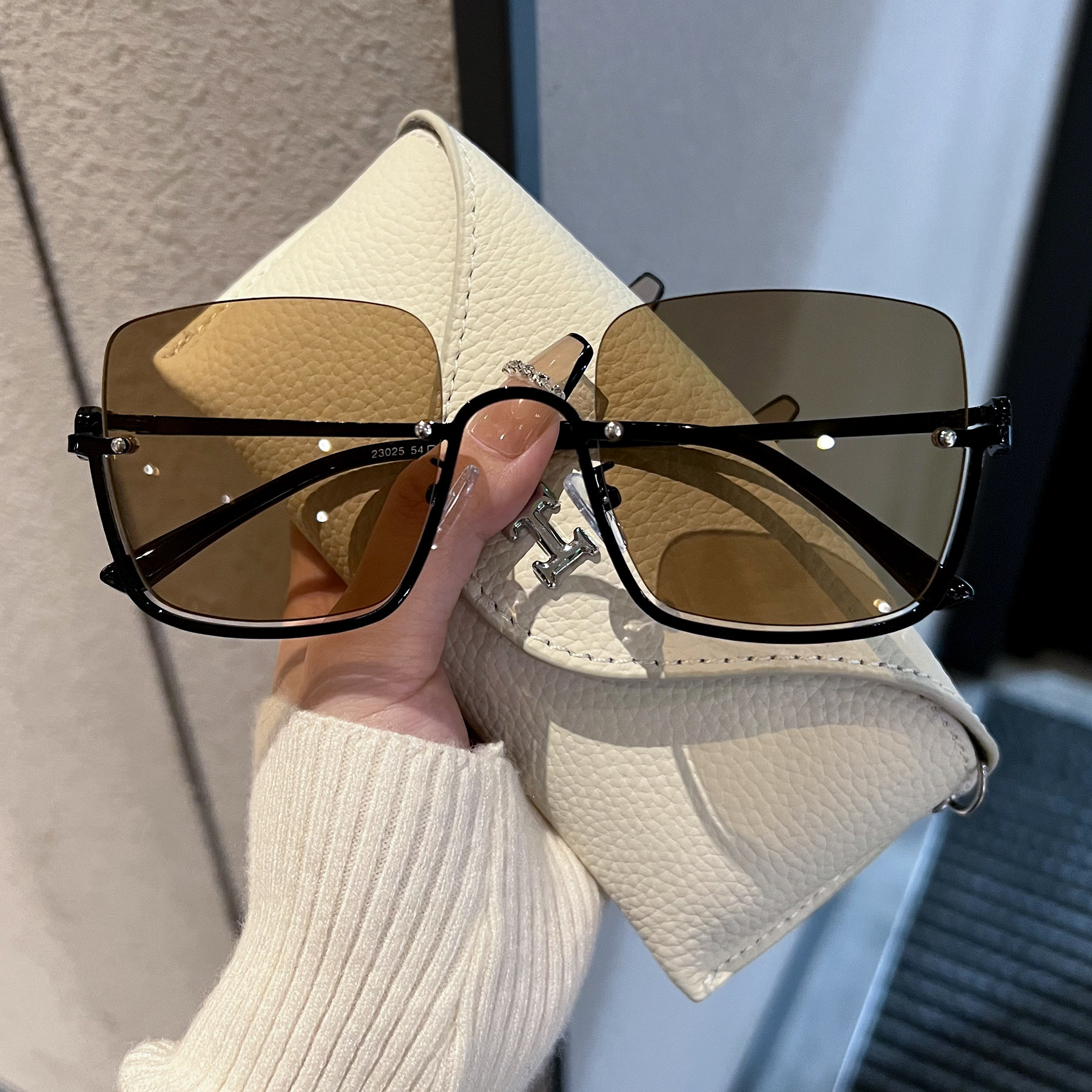 High-End Women's Half-Frame Sunglasses, Versatile Square Shape for Round Faces, Slimming, Uv Protection, Stylish Sunglasses for Men