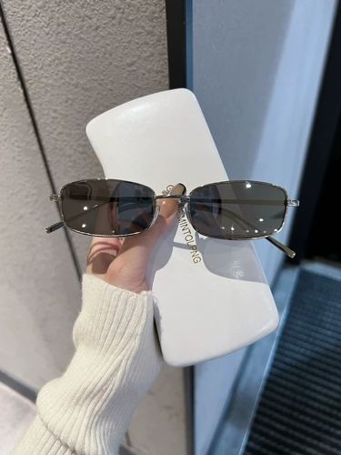 Ретро металлические небольшие солнцезащитные очки подходит для мужчин и женщин