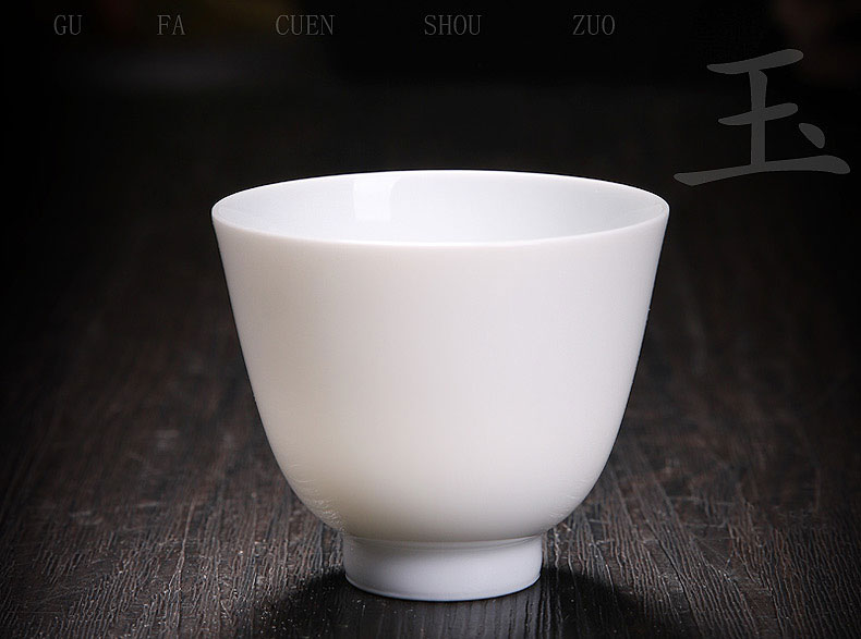 Thin body white porcelain bowl with jingdezhen kung fu tea cup sample tea cup ceramic tea set, the master cup single cup small tea cups