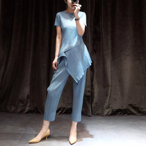 Miyake pleated suit womens 2020 summer clothes net red shake sound age reduction cover meat life is thin foreign style fashion two-piece set