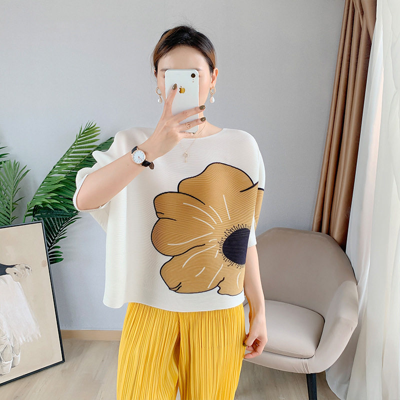 Triple Mansion Folds Summer Short Sleeve T-shirt Woman 2021 New Loose Foreign Pie Big Size Cover Tummy Blouse Short