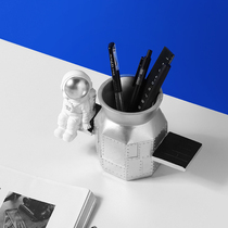 Simple modern creative astronaut pen holder home living room office desktop decorations astronaut ornaments