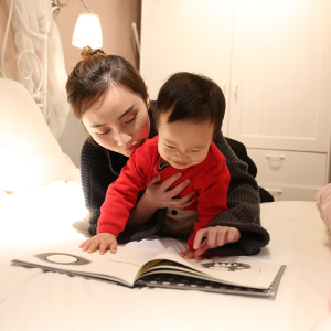 【凯迪克金奖】正版现货小猫咪追月亮精装硬壳绘本黄磊女儿黄多多黄忆慈翻译黑白绘本早教启蒙亲子共读感恩温情爸爸去哪 极限挑战