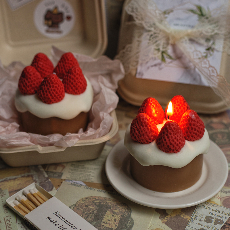 ストロベリーチョコレートケーキ*アロマキャンドル雰囲気ギフト誕生日のお土産かわいいギフトオーナメント